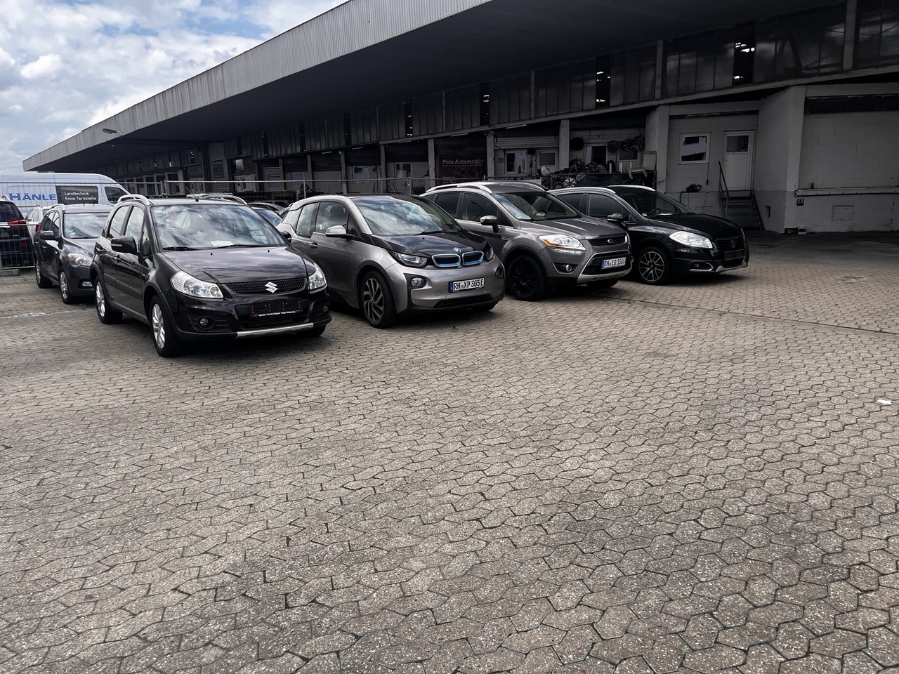 Автоплощадка на Фуггерштрассе — продажа авто EMaks Auto